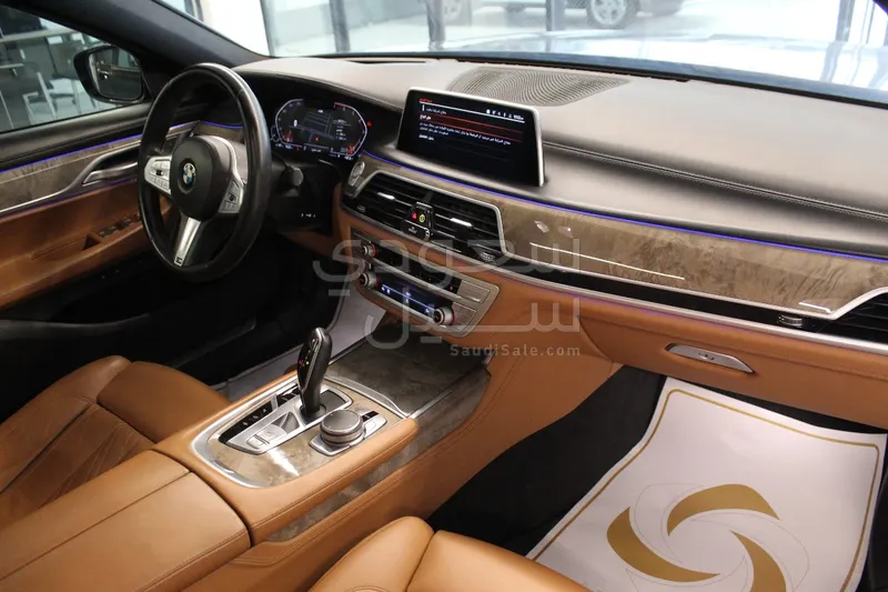 2021 بي ام دبليو الفئة السابعة 730 إل أي