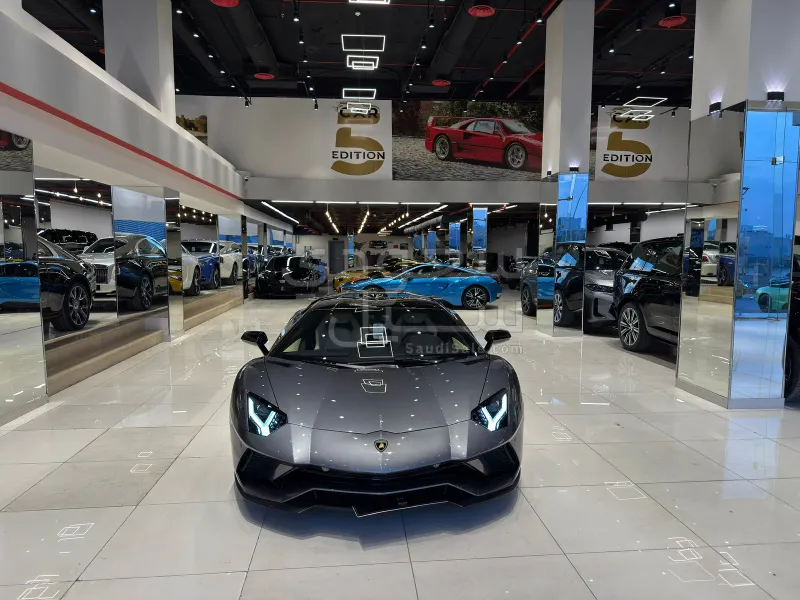 2019 لمبرجيني افنتادور اس