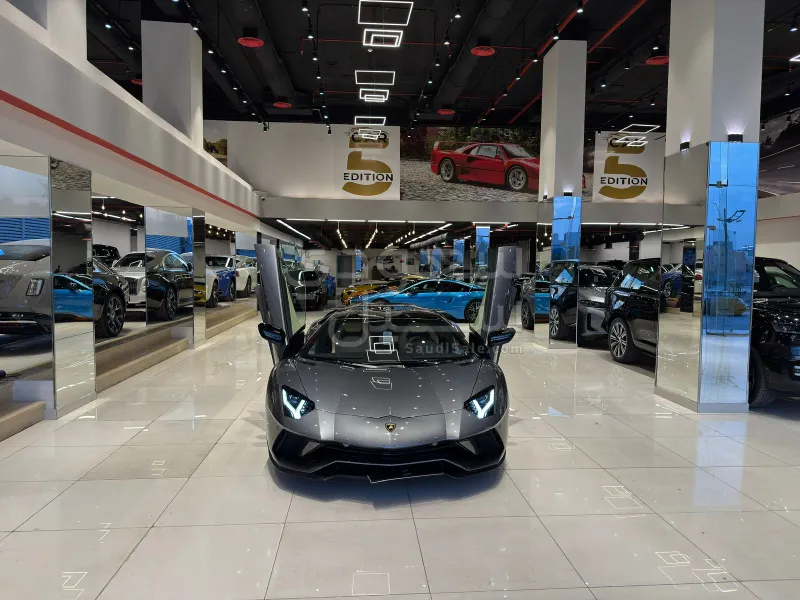 2019 لمبرجيني افنتادور اس