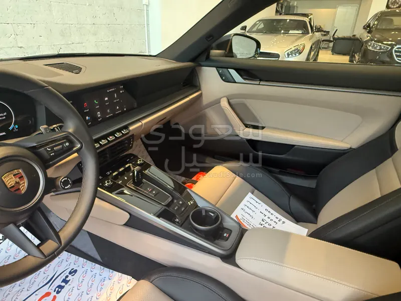 2025 بورش 911 كاريرا