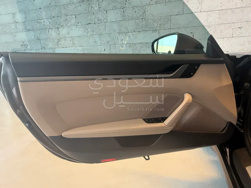 2025 بورش 911 كاريرا