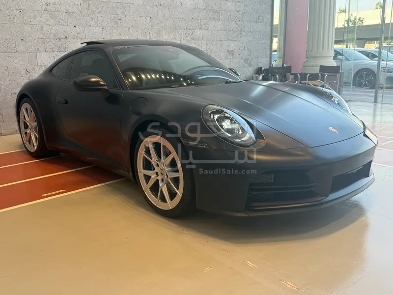 2025 بورش 911 كاريرا