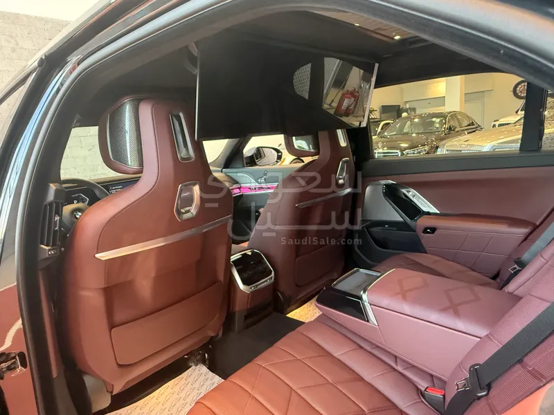 2025 بي ام دبليو الفئة السابعة 740أي