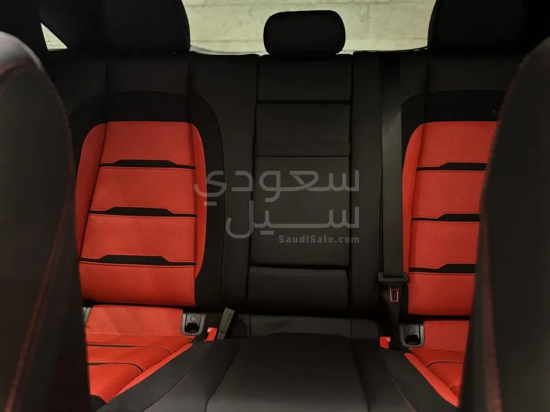 2024 مرسيدس - بنز جي إل إي 53 أي إم جي