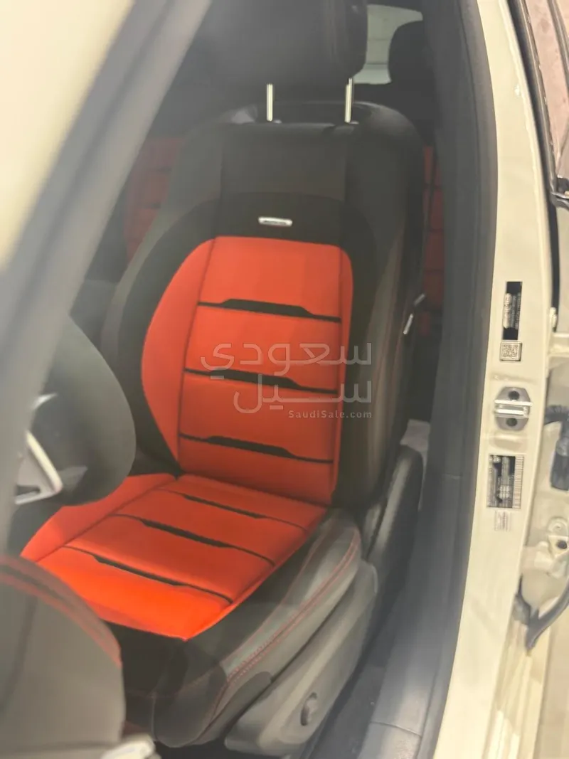 2024 مرسيدس - بنز جي إل إي 53 أي إم جي