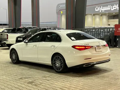 2022 مرسيدس - بنز سي 300