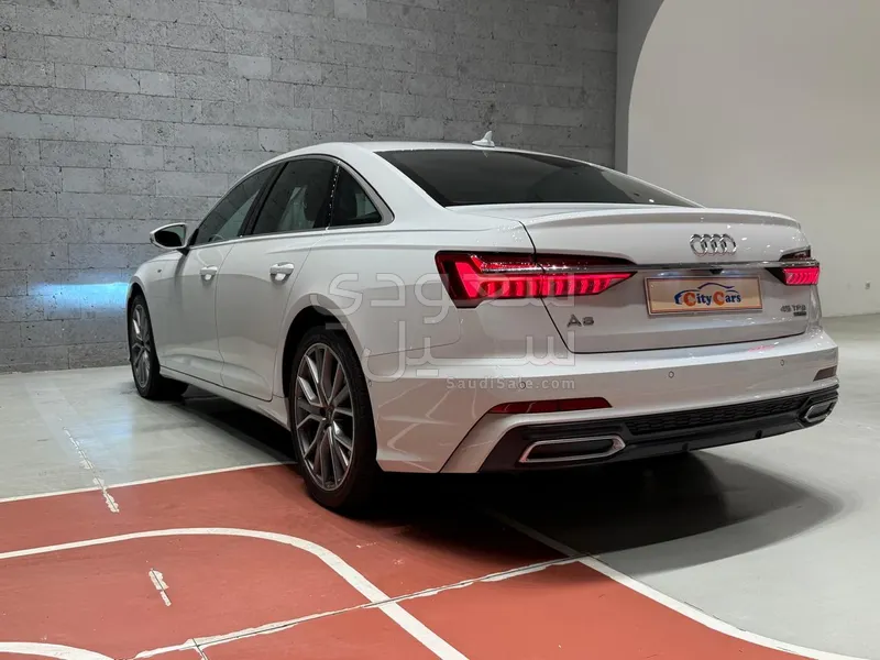 2022 اودي اي 6 40 تي اف اس اي