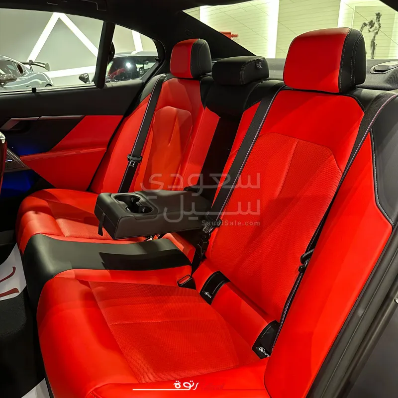 2025 بي ام دبليو الفئة ام إم 5