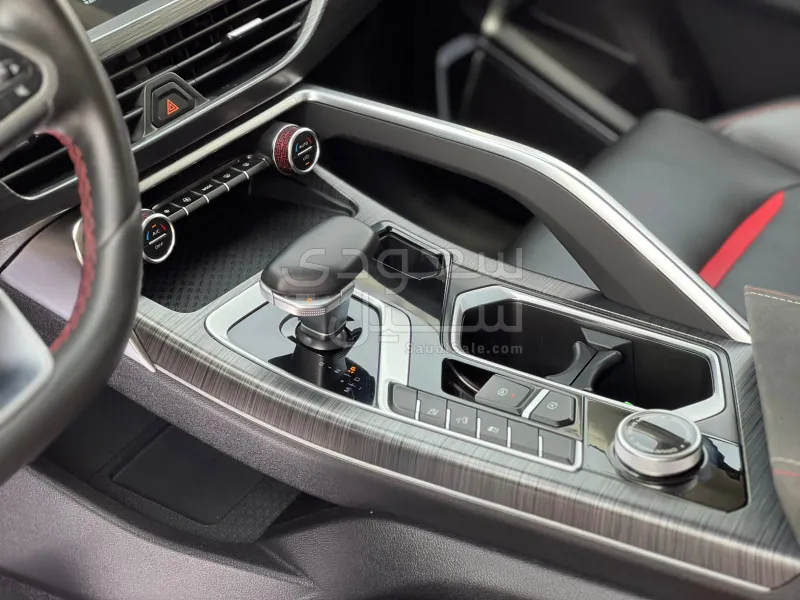 2023 Geely Tugella standard