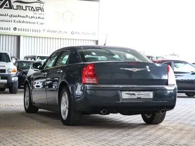 2008 كرايسلر 300 هيمى