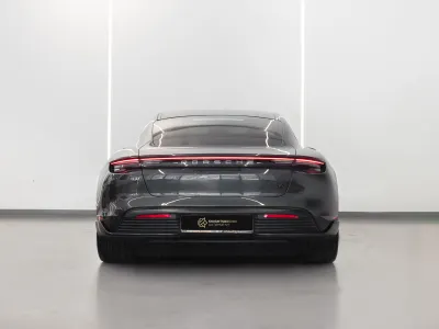 2020 بورش تايكان تيربو