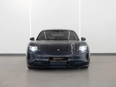 2020 بورش تايكان تيربو