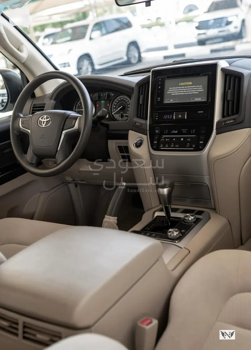 2018 Toyota Land Cruiser GX