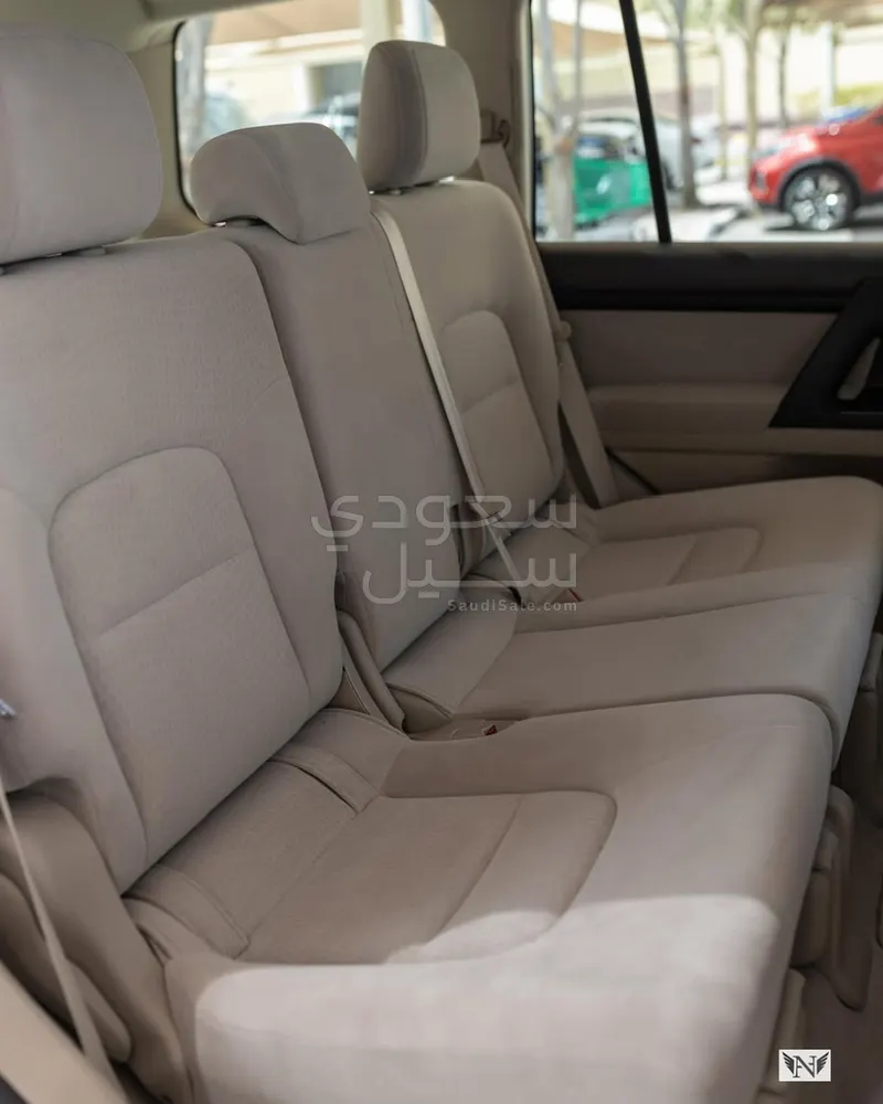 2018 Toyota Land Cruiser GX