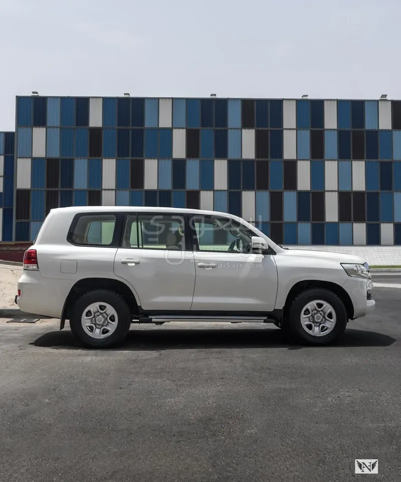 2018 Toyota Land Cruiser GX