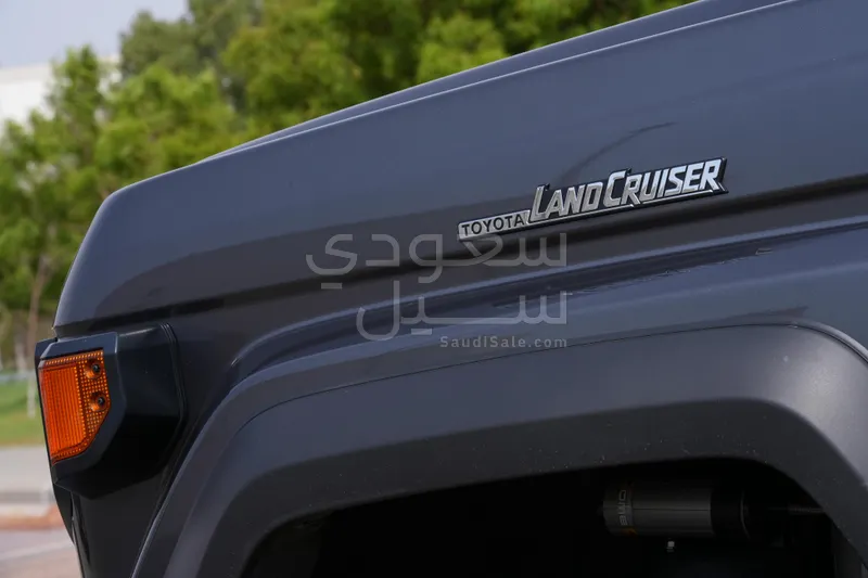 2024 Toyota Land Cruiser LX Double Cab