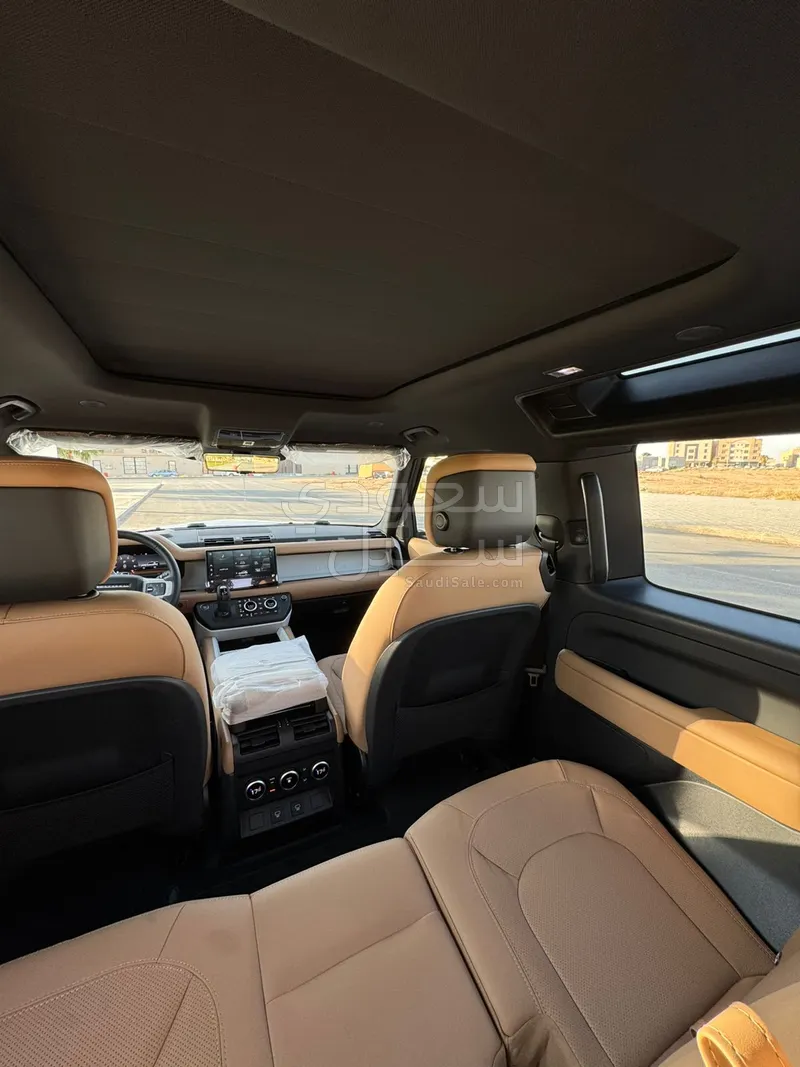 2025 Land Rover Defender 90