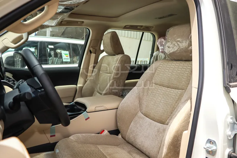 2025 Toyota Land Cruiser GXR