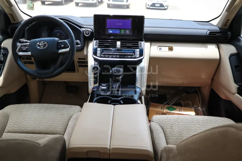2025 Toyota Land Cruiser GXR