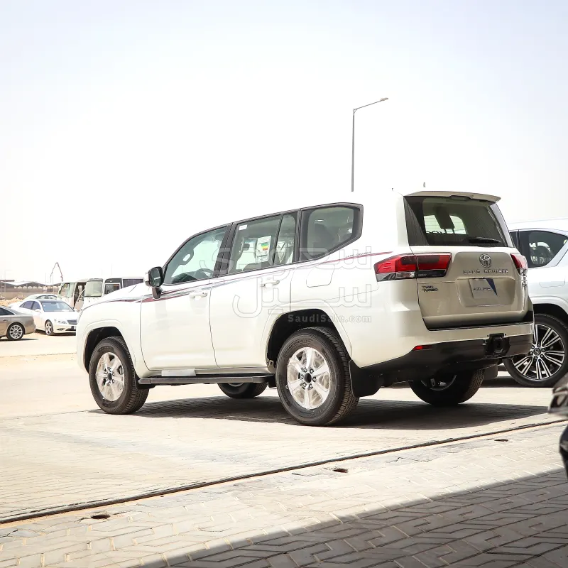 2025 Toyota Land Cruiser GXR