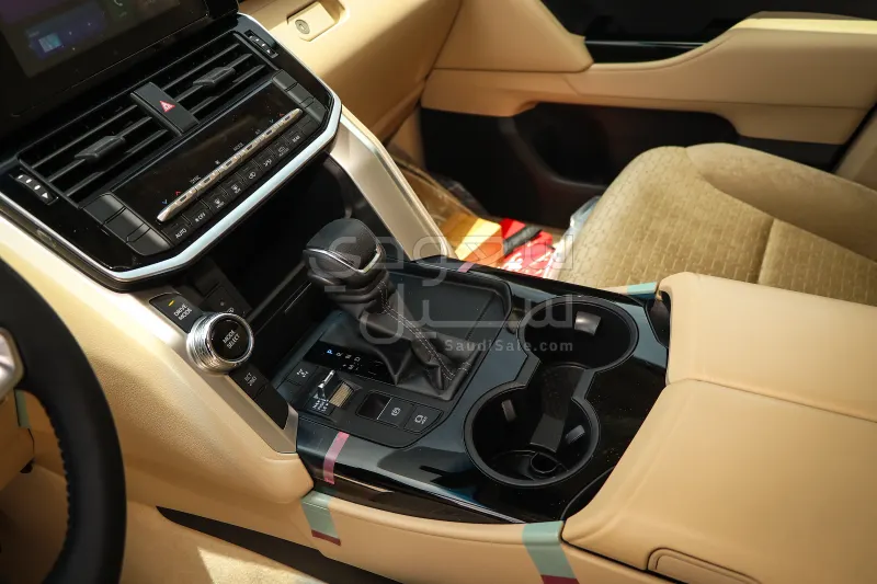 2025 Toyota Land Cruiser GXR