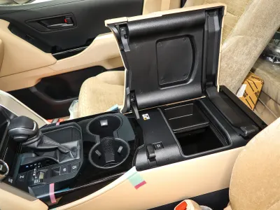 2025 Toyota Land Cruiser GXR