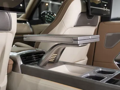 2025 Land Rover Range Rover SV Autobiography
