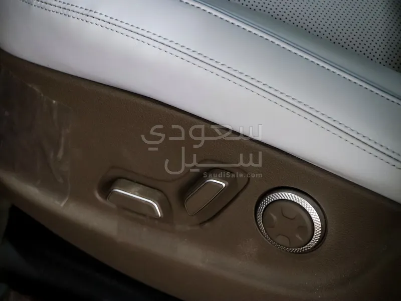2025 Genesis GV 70
