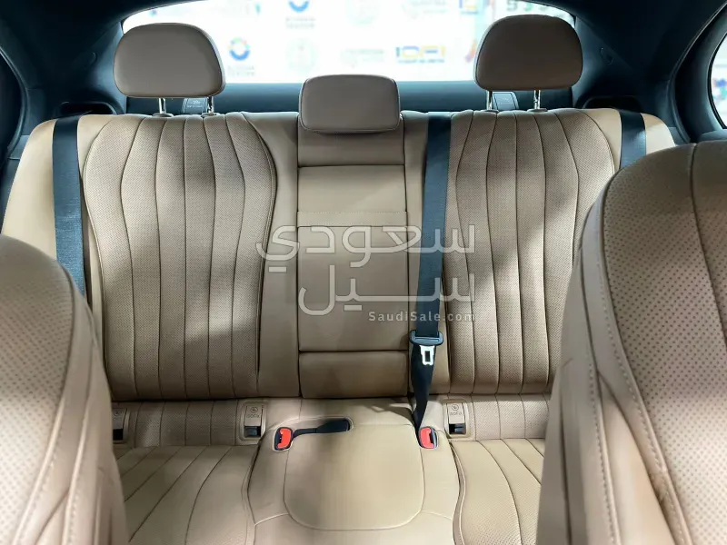 2025 Mercedes-Benz E 200