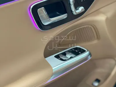 2025 Mercedes-Benz E 200