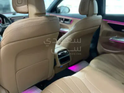2025 Mercedes-Benz E 200