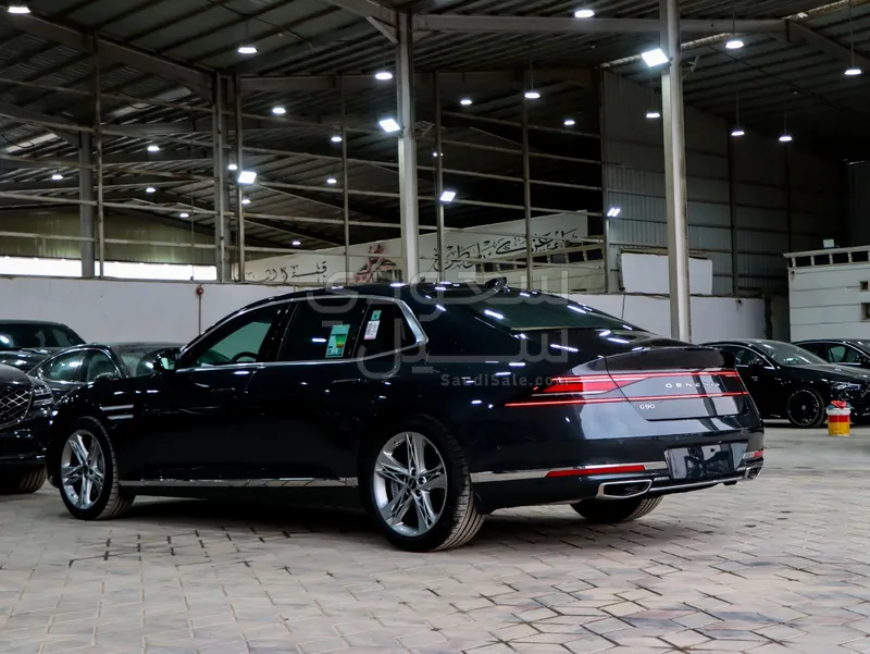 2025 Genesis G 90
