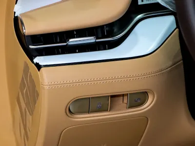 2025 جينيسيس جي 90