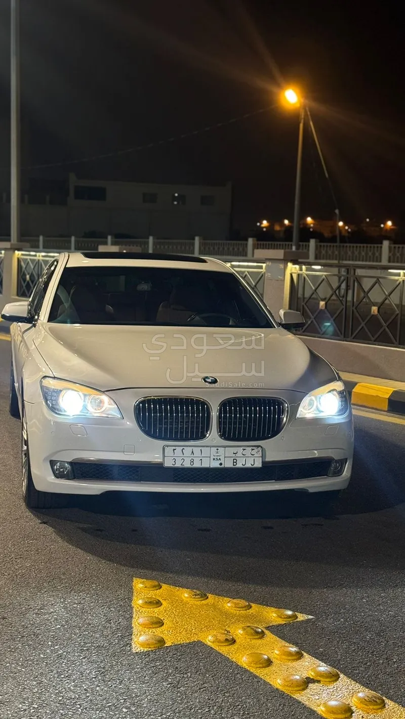 2012 بي ام دبليو الفئة السابعة 750 إل أي