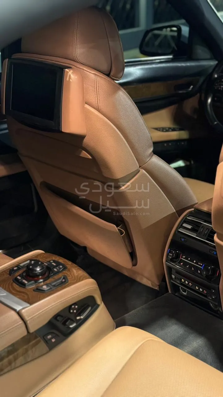2012 بي ام دبليو الفئة السابعة 750 إل أي
