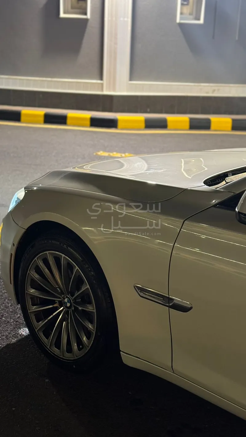 2012 بي ام دبليو الفئة السابعة 750 إل أي