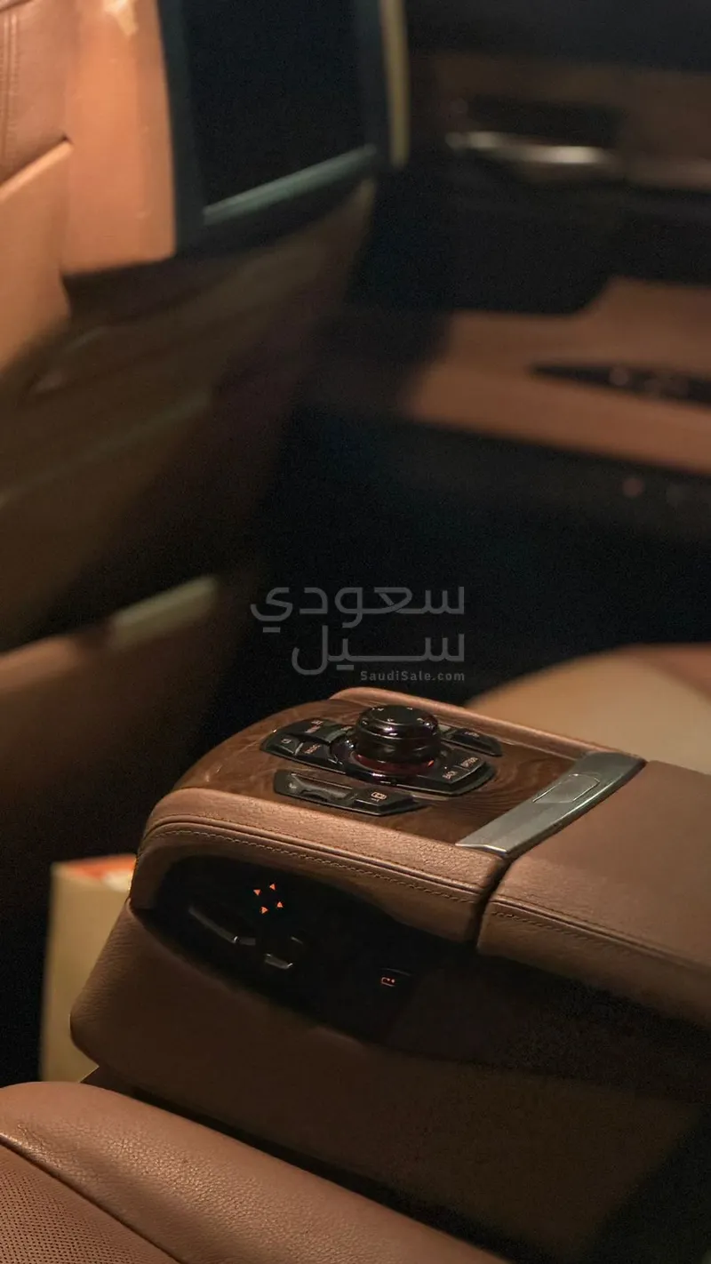 2012 بي ام دبليو الفئة السابعة 750 إل أي