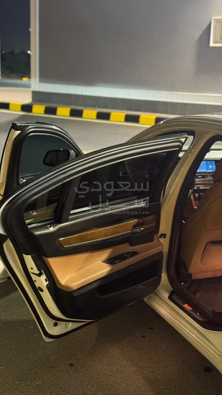 2012 بي ام دبليو الفئة السابعة 750 إل أي