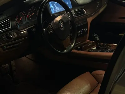 2012 بي ام دبليو الفئة السابعة 750 إل أي