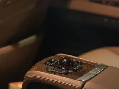 2012 بي ام دبليو الفئة السابعة 750 إل أي