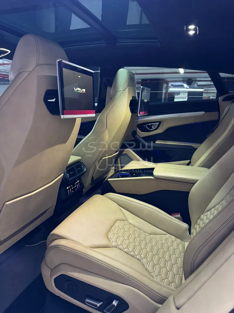 2021 Lamborghini URUS