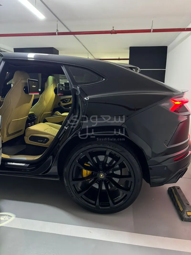 2021 Lamborghini URUS