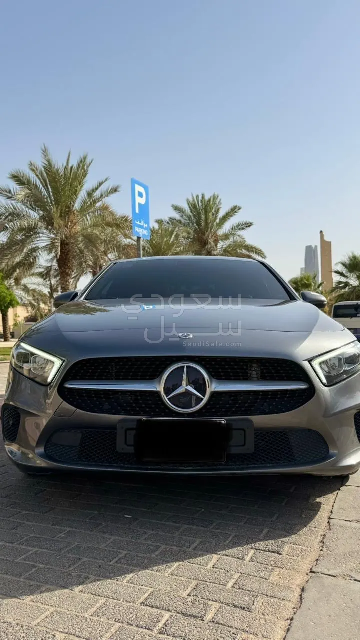 2021 مرسيدس - بنز أي 220