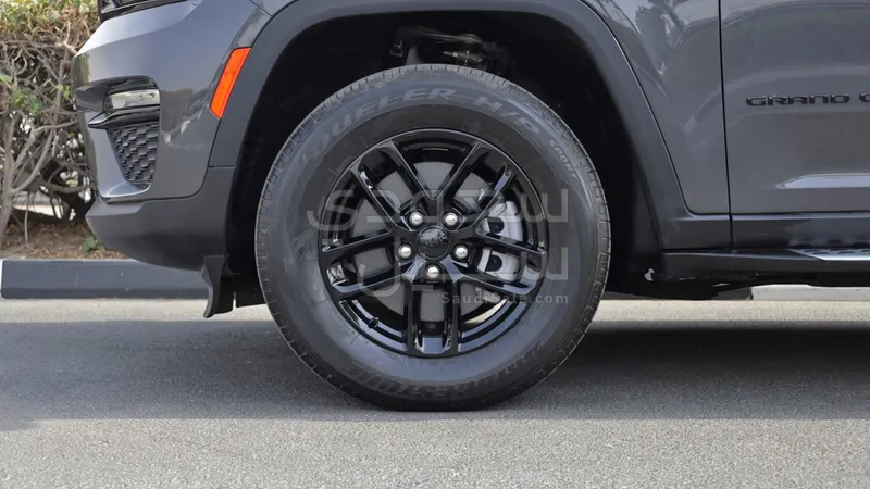 2024 Jeep Grand Cherokee Laredo