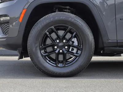 2024 Jeep Grand Cherokee Laredo