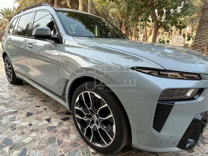 2023 BMW X Series 7 M kit