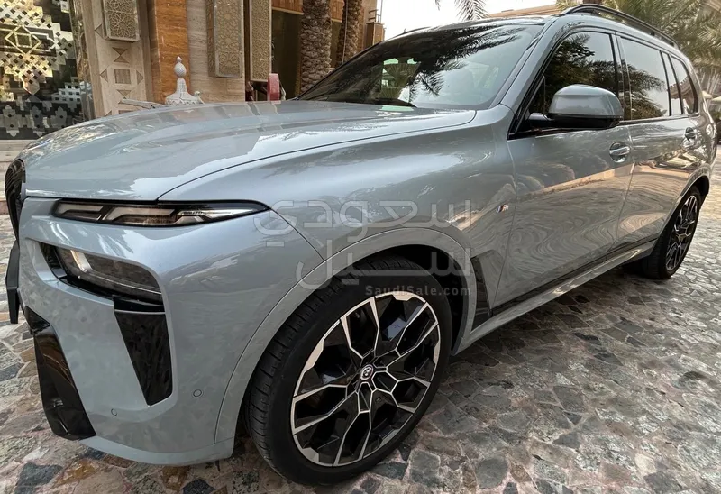 2023 BMW X Series 7 M kit