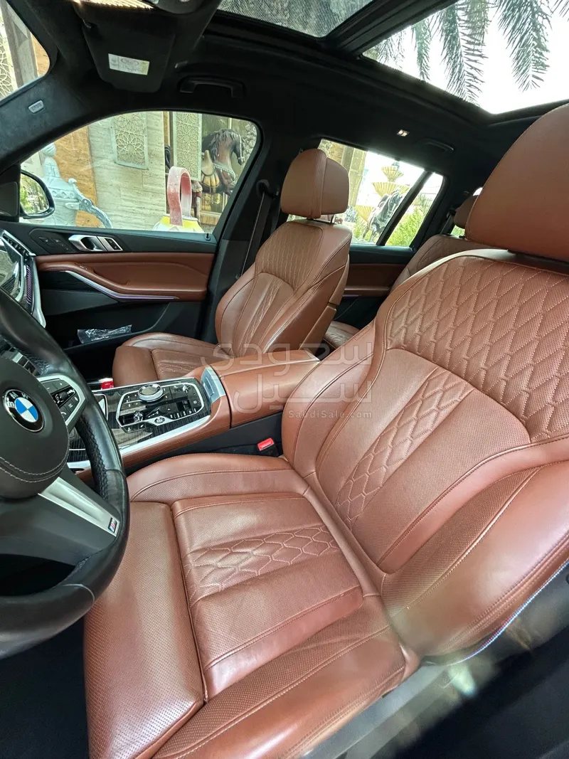 2023 BMW X Series 7 M kit