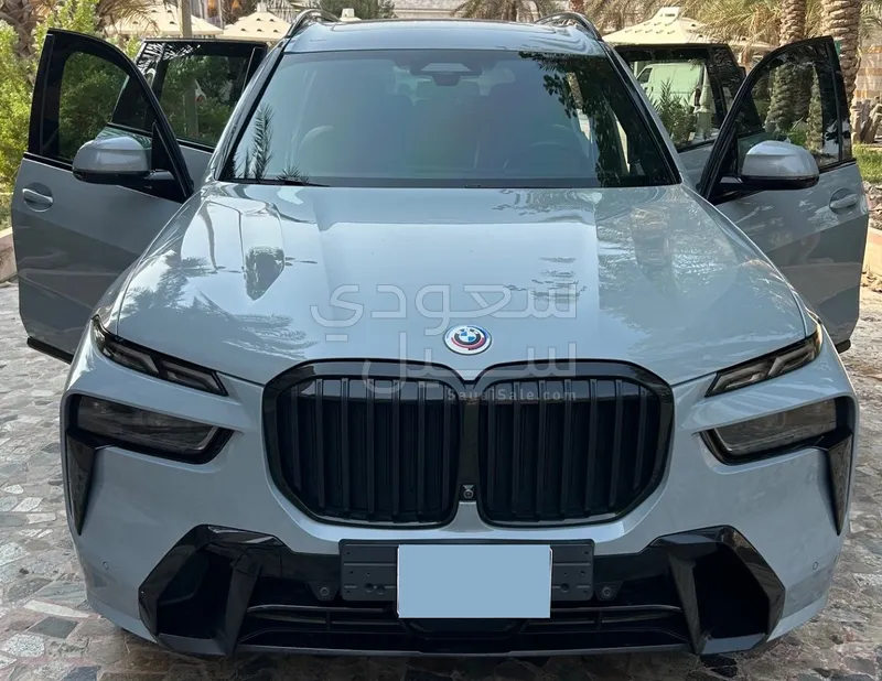2023 BMW X Series 7 M kit