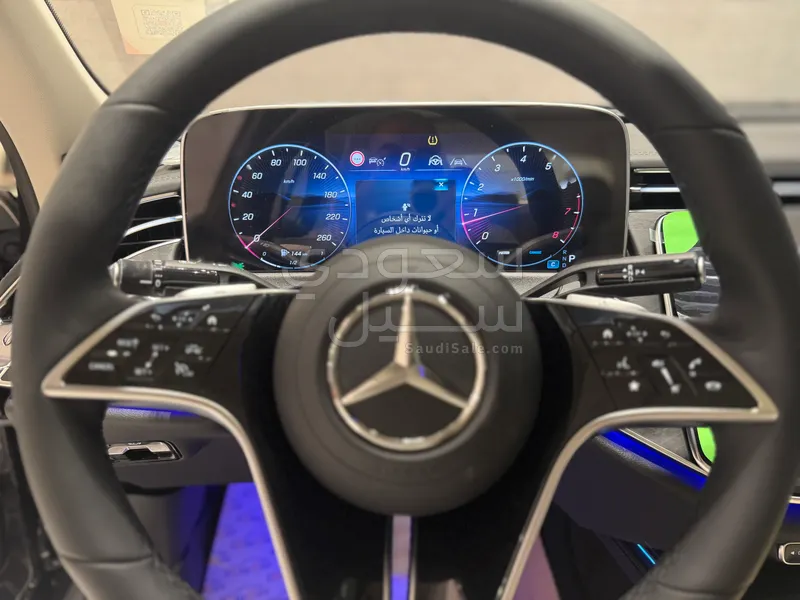 2025 مرسيدس - بنز إي 200